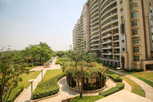 Discover Unmatched Luxury Living at Aralias by DLF with Fastlane Realtors